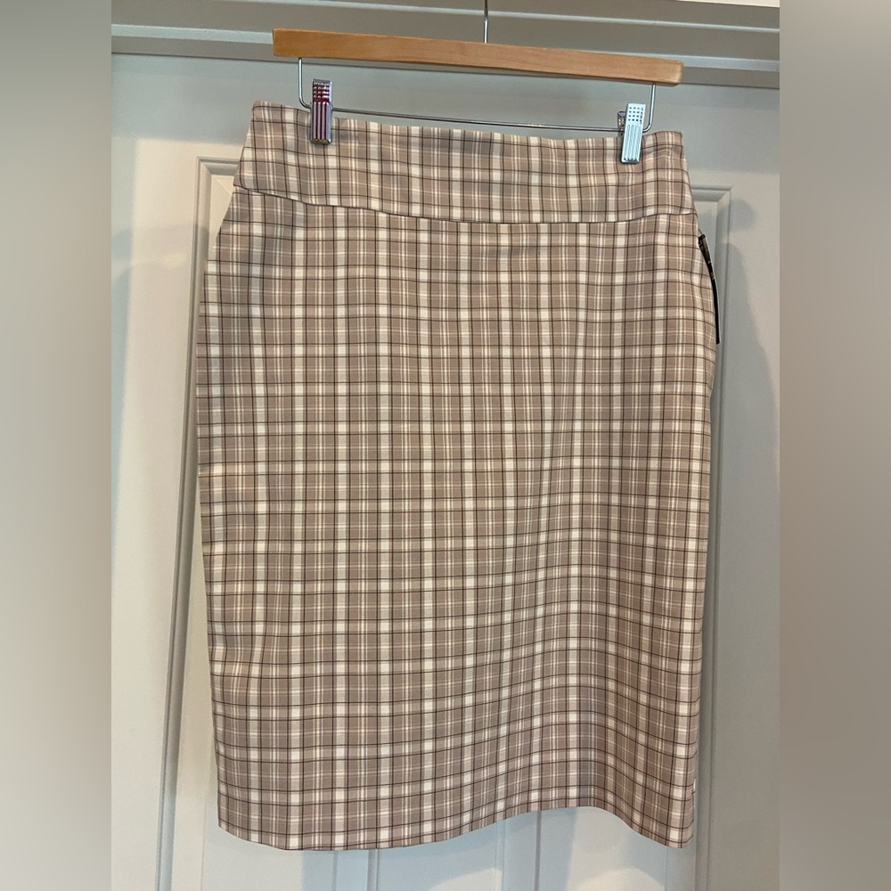 Soho Apparel plaid pull in pencil skirt, new with tags